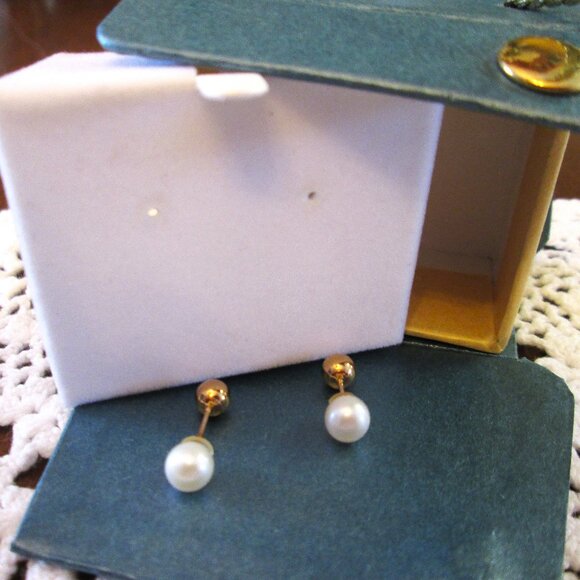 Revers. 10Kt Gold Ball & Fresh Water Pearl 2-in-1 Earrings NWT - Picture 3 of 7